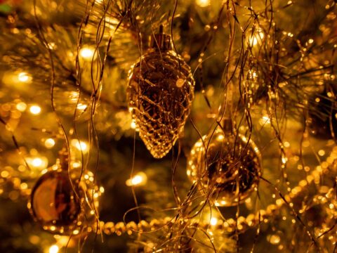 Wednesday 10 December 2025: Tech issues again golden christmas baubles